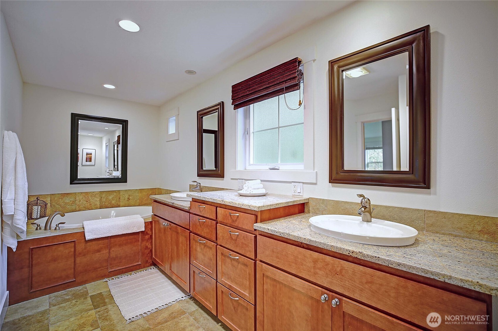 902 Madrona Beach Road , Camano Island, WA 98282
