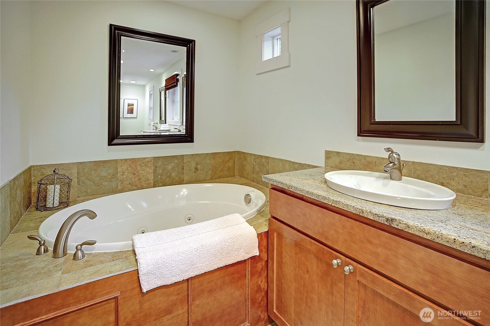 902 Madrona Beach Road , Camano Island, WA 98282
