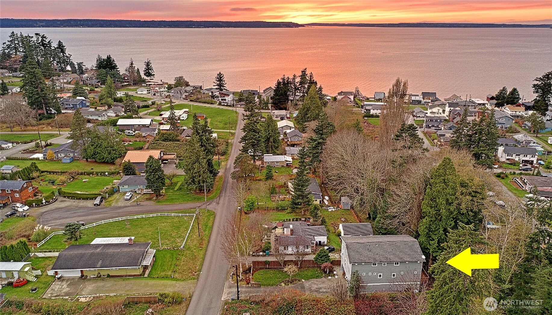 902 Madrona Beach Road , Camano Island, WA 98282