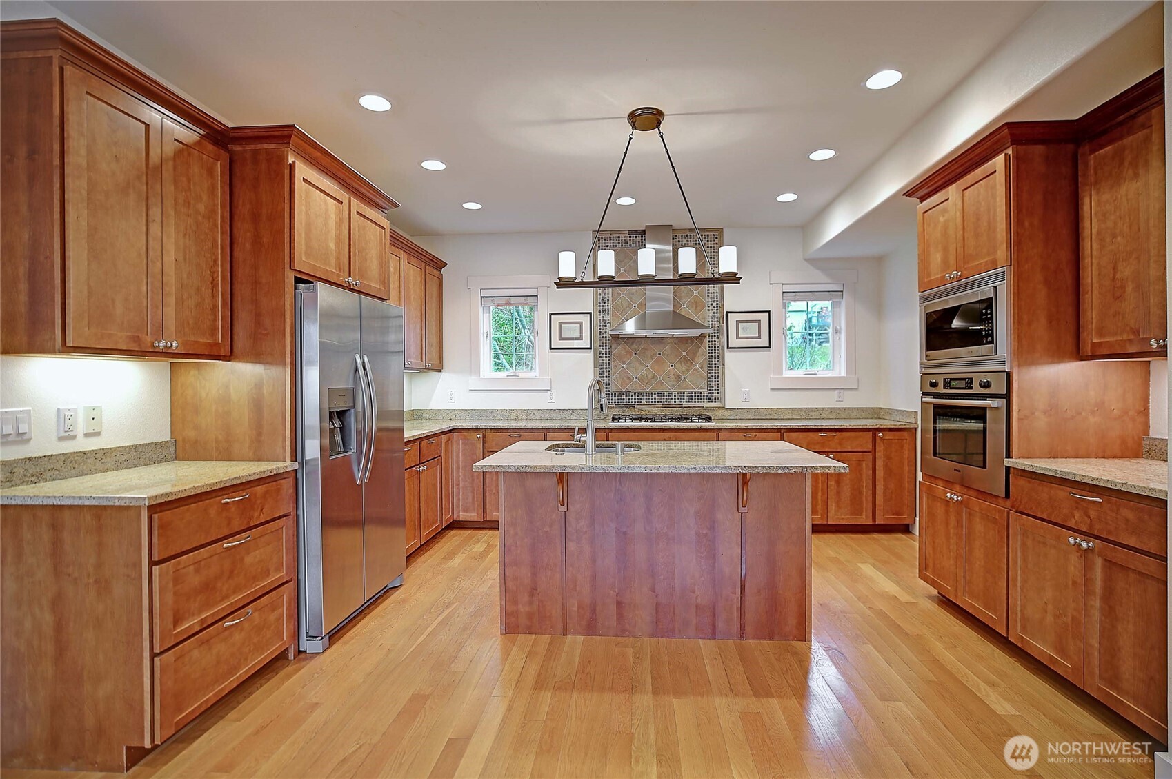 902 Madrona Beach Road , Camano Island, WA 98282