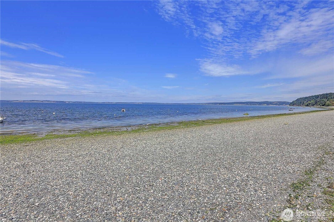902 Madrona Beach Road , Camano Island, WA 98282