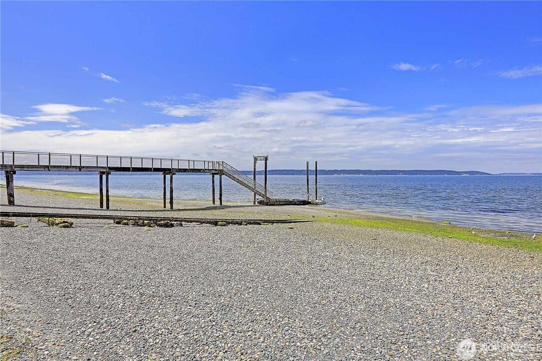902 Madrona Beach Road , Camano Island, WA 98282