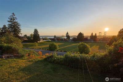 1310 N Heatherwood W, Tacoma, WA 98406