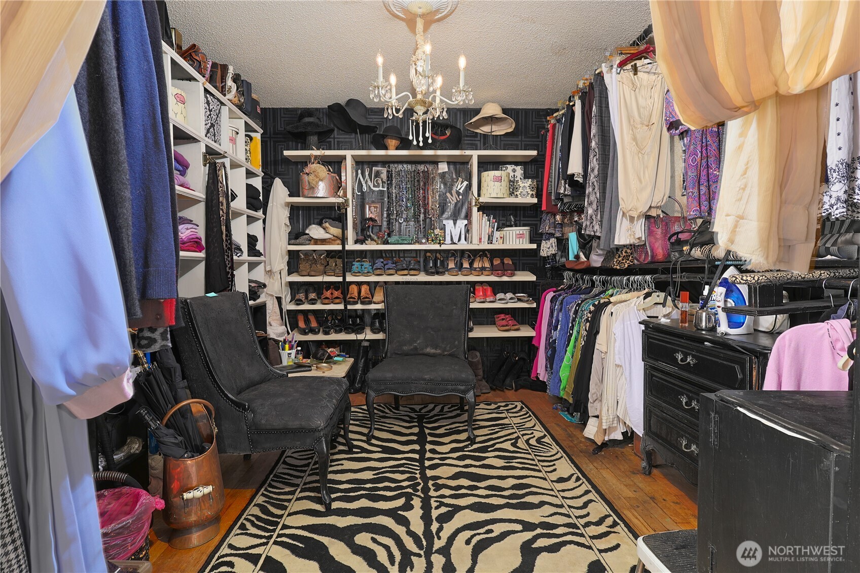 1310 N Heatherwood W, Tacoma, WA 98406