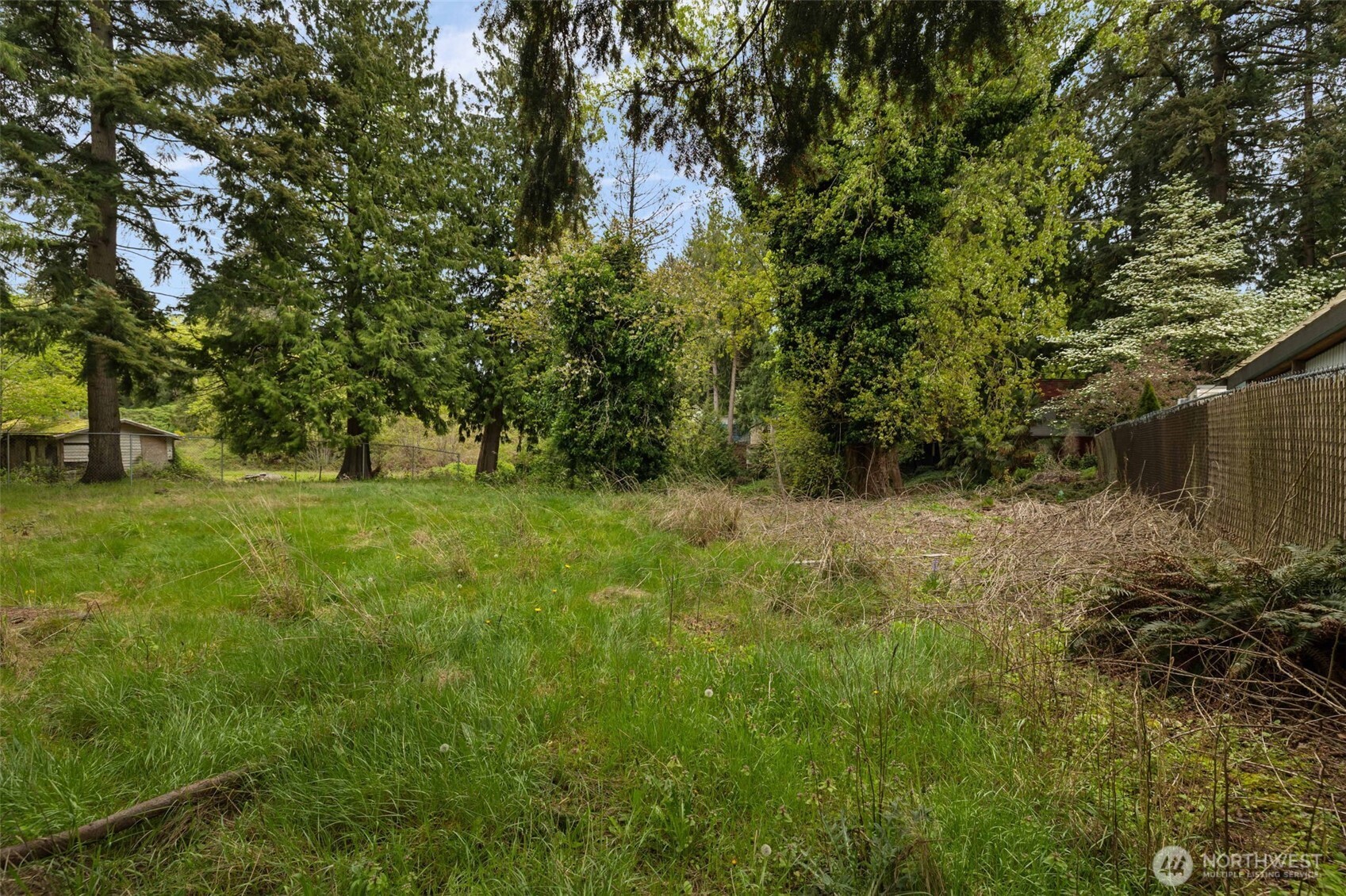 226 S Oyster Bay Ave , Bremerton, WA 98312