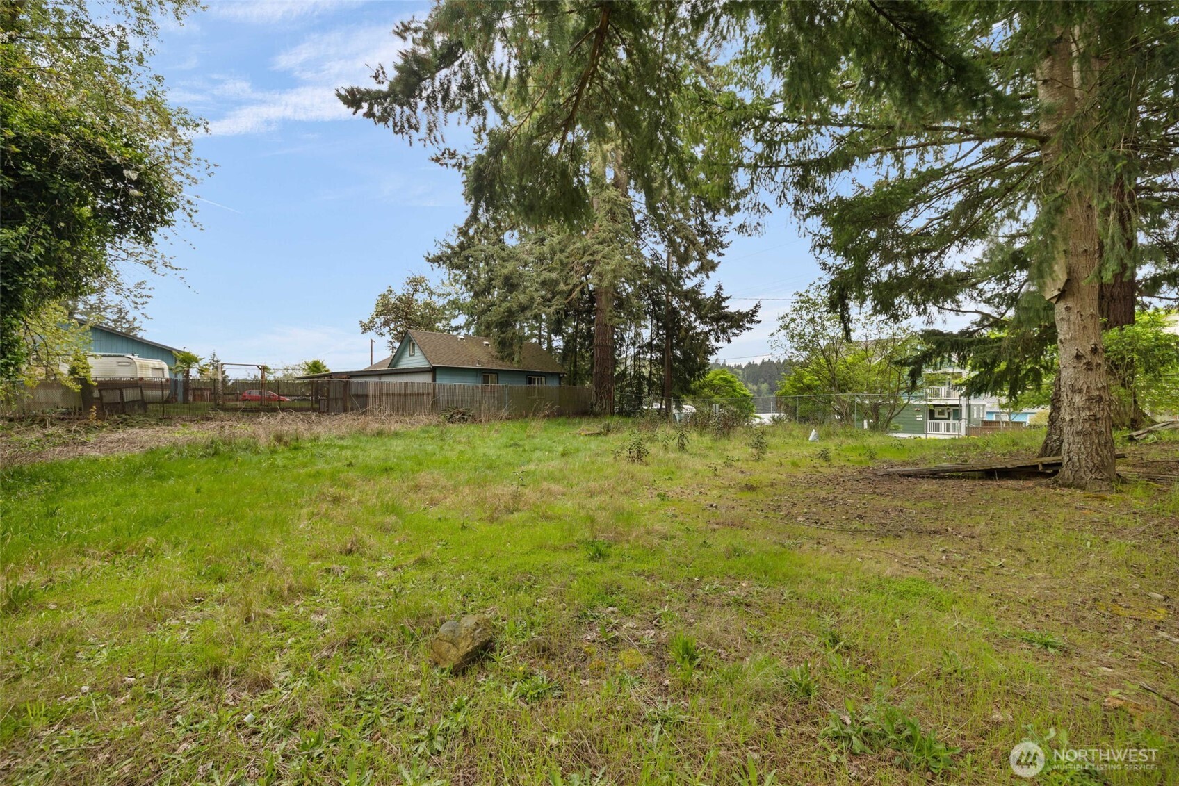 226 S Oyster Bay Ave , Bremerton, WA 98312