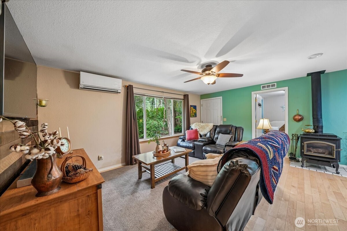 11222 Country Club Place , Anderson Island, WA 98303