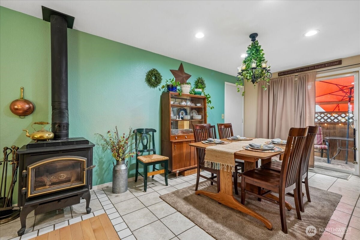 11222 Country Club Place , Anderson Island, WA 98303