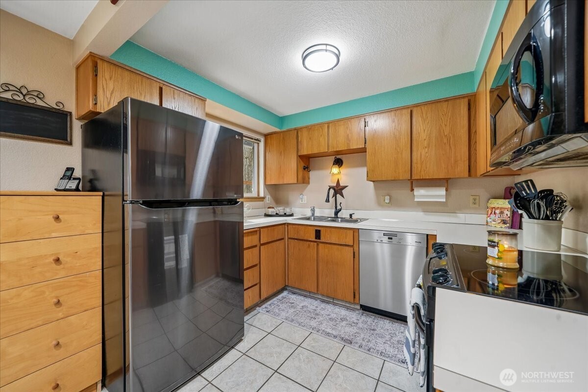 11222 Country Club Place , Anderson Island, WA 98303