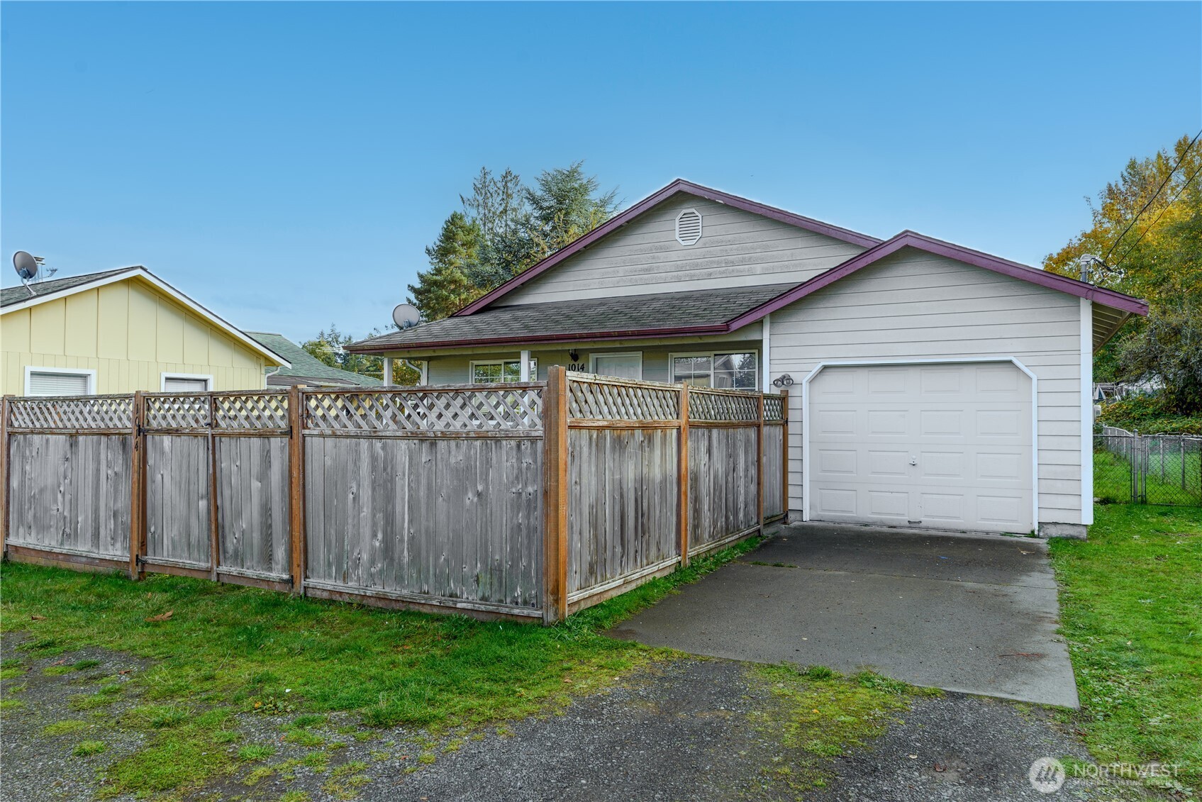 1014 W Spruce Street , Port Angeles, WA 98363