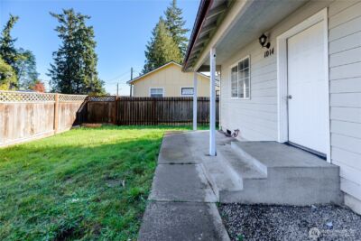 1014 W Spruce Street , Port Angeles, WA 98363 - Photo 4
