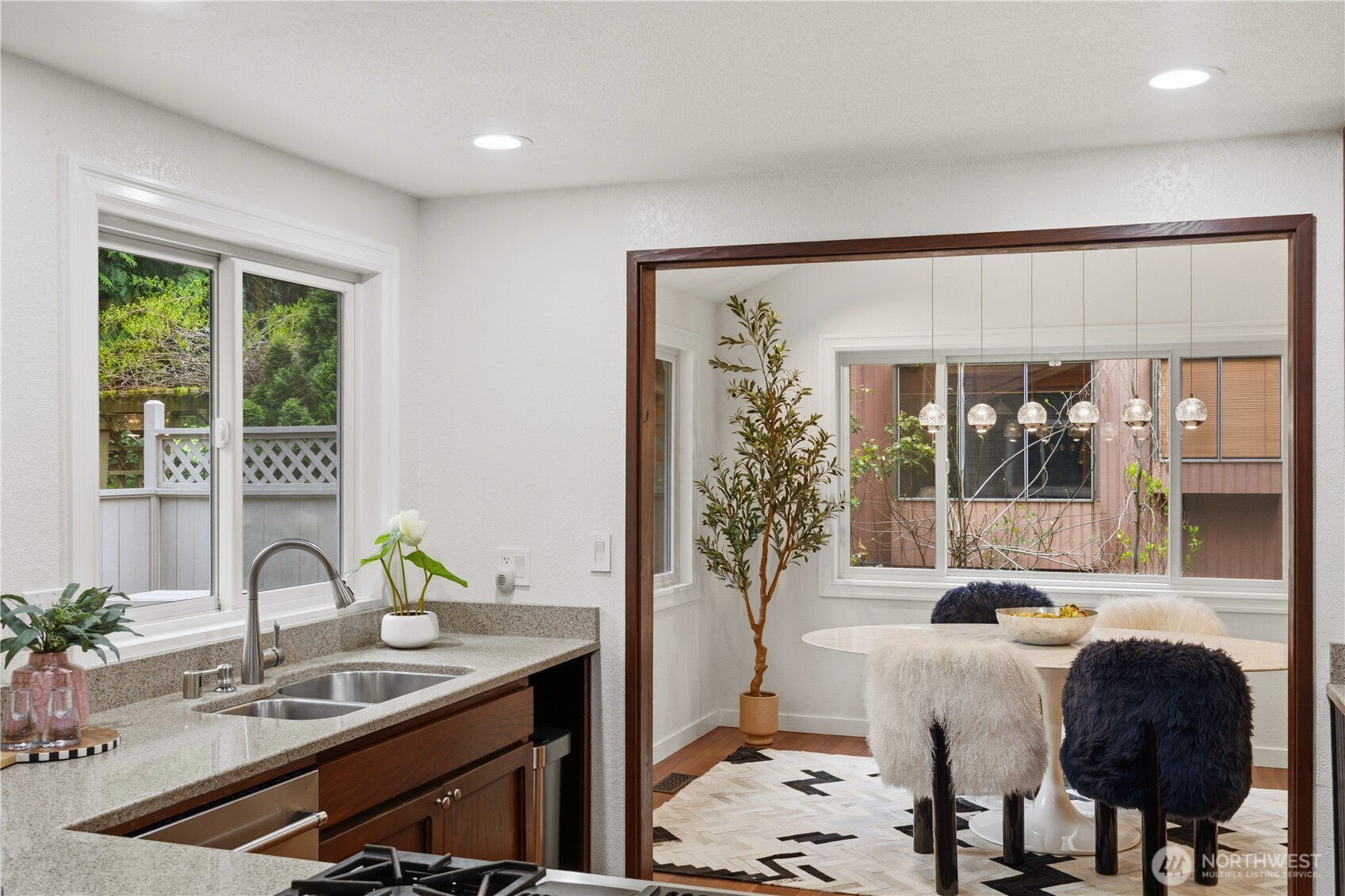 21633 NE 29th St , Sammamish, WA 98074