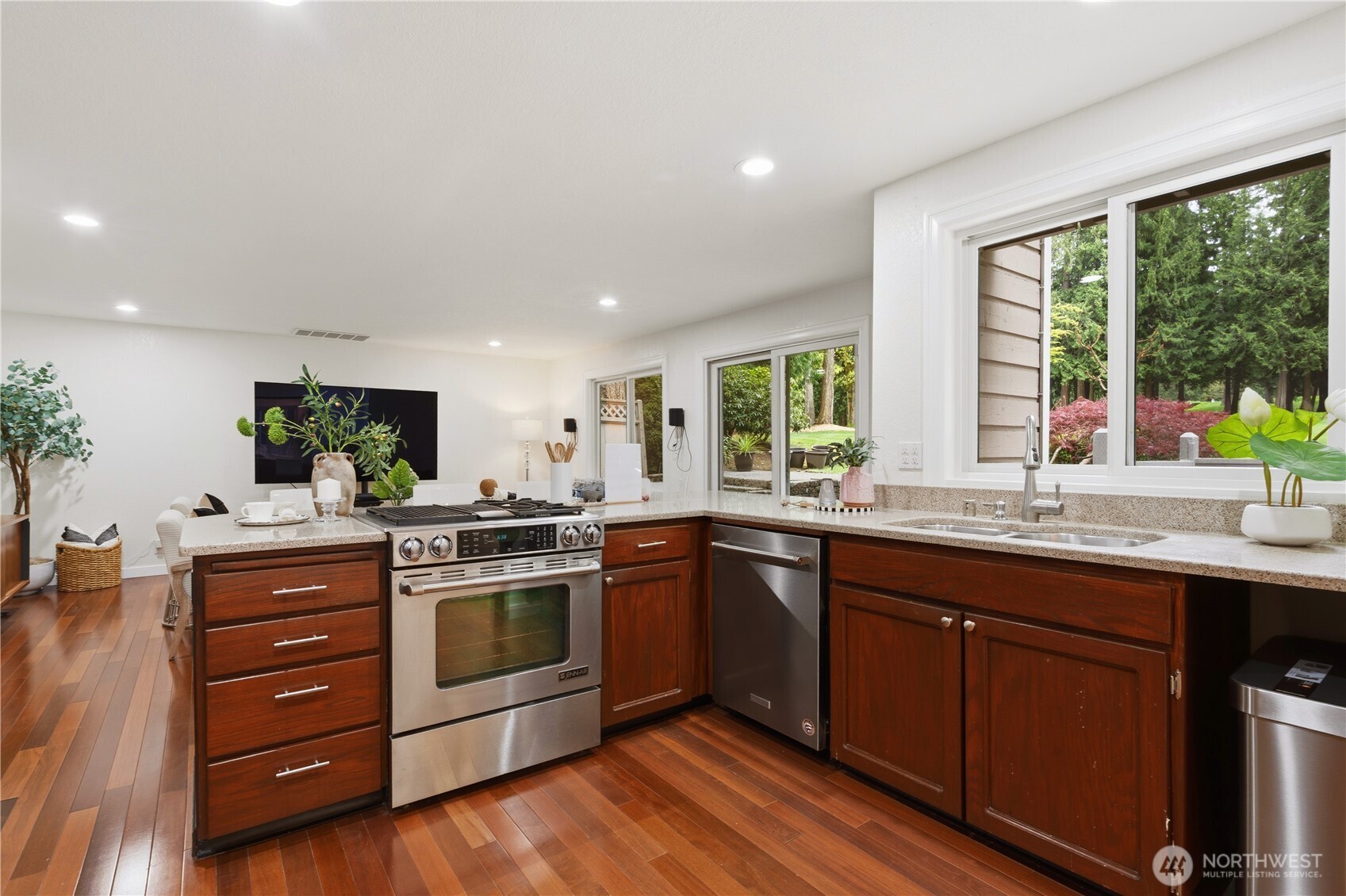 21633 NE 29th St , Sammamish, WA 98074