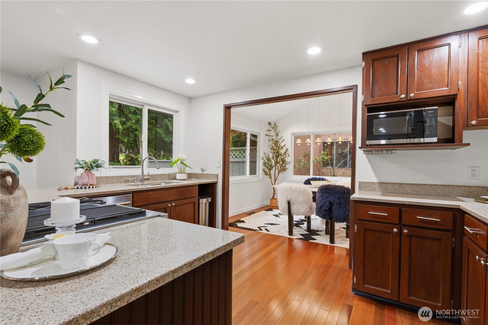 21633 NE 29th St , Sammamish, WA 98074