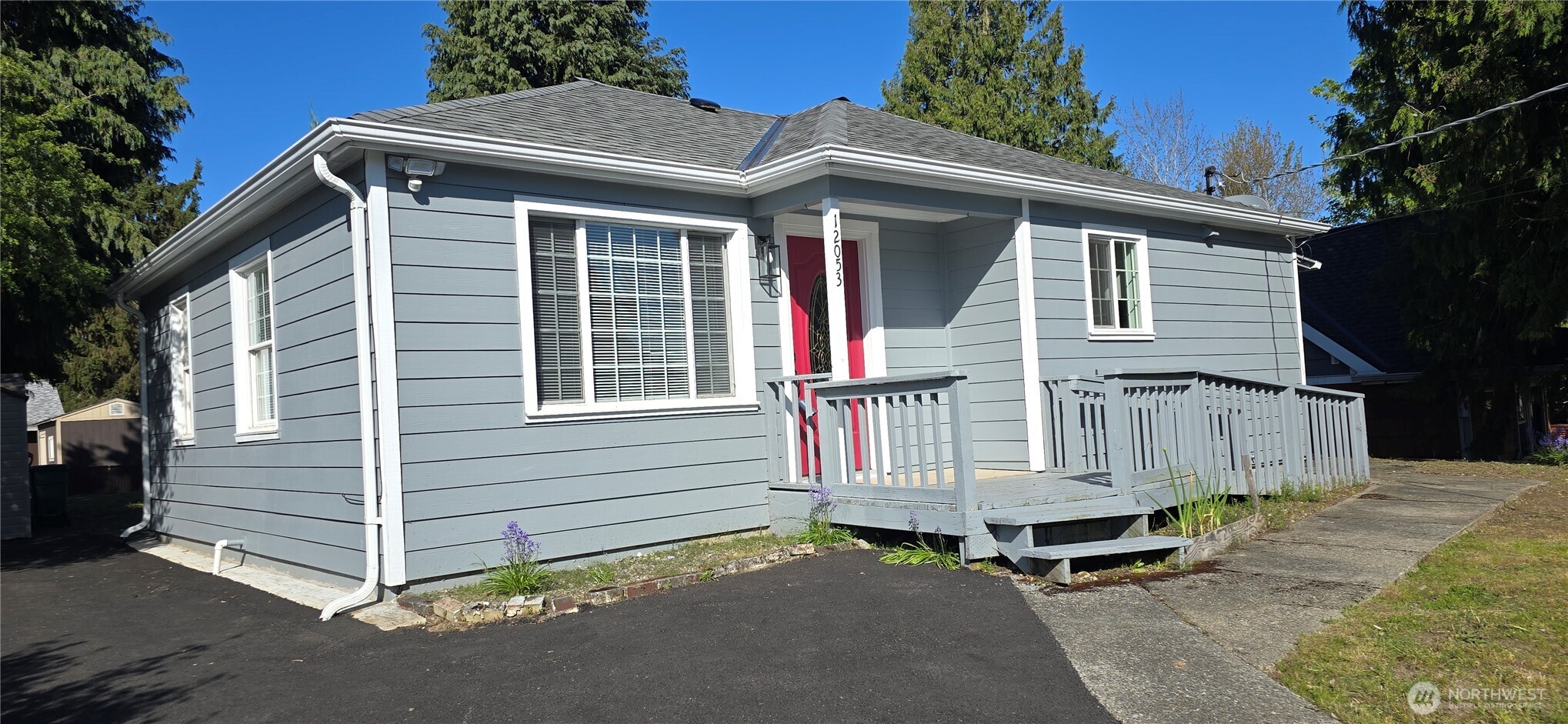 12053 70 Avenue S, Seattle, WA 98178