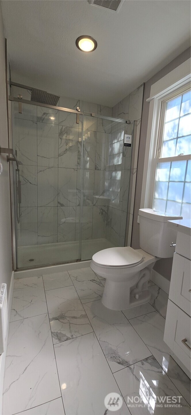 12053 70 Avenue S, Seattle, WA 98178