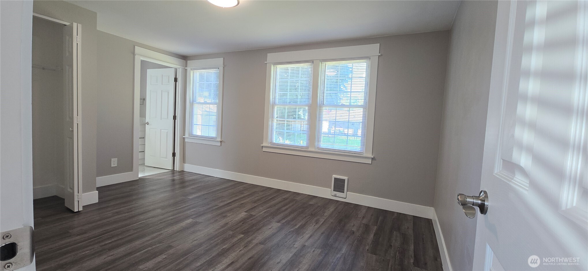 12053 70 Avenue S, Seattle, WA 98178