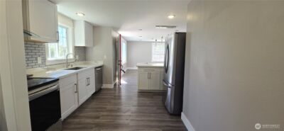 12053 70 Avenue S, Seattle, WA 98178 - Photo 9