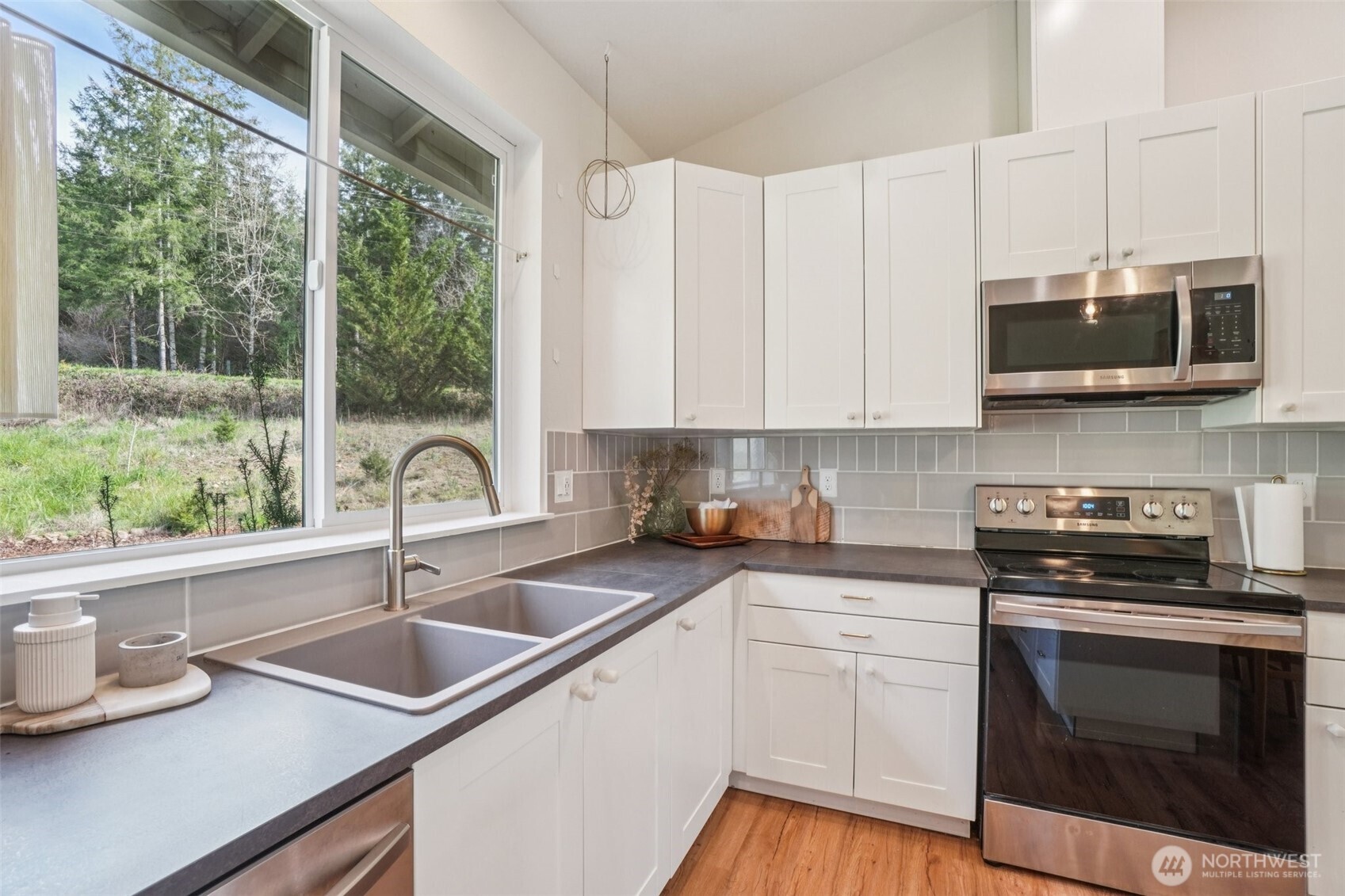 30307 NE Sunset Falls Road , Yacolt, WA 98675