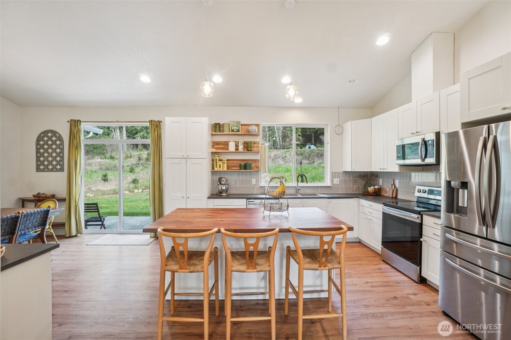 30307 NE Sunset Falls Road , Yacolt, WA 98675