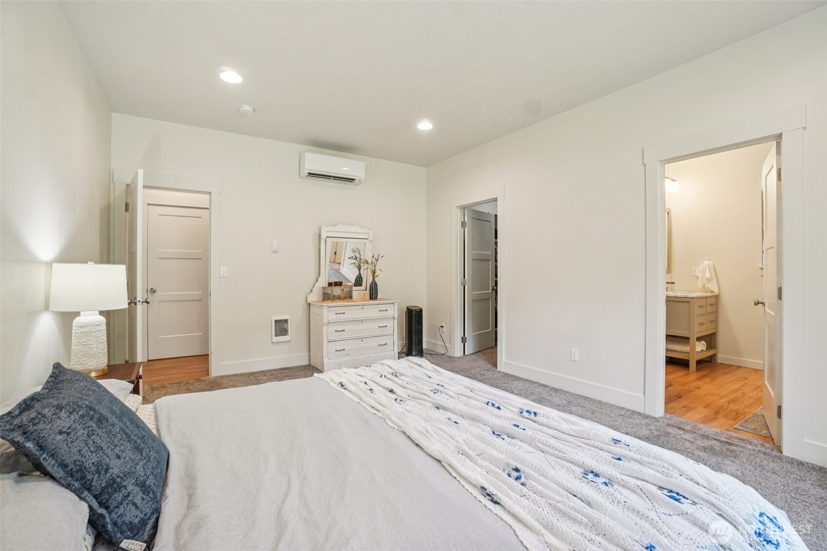 30307 NE Sunset Falls Road , Yacolt, WA 98675