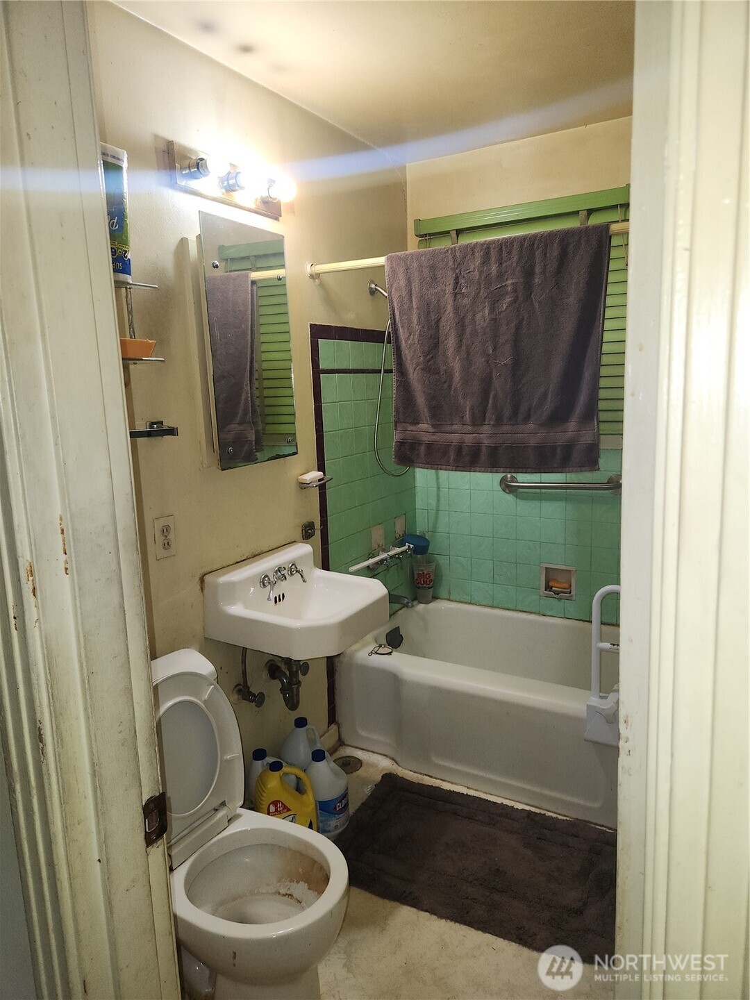 3740 S 142nd Street , Tukwila, WA 98168