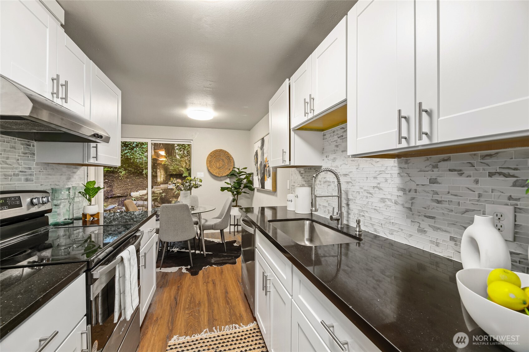 12527 NE 117th Place #F5, Kirkland, WA 98034