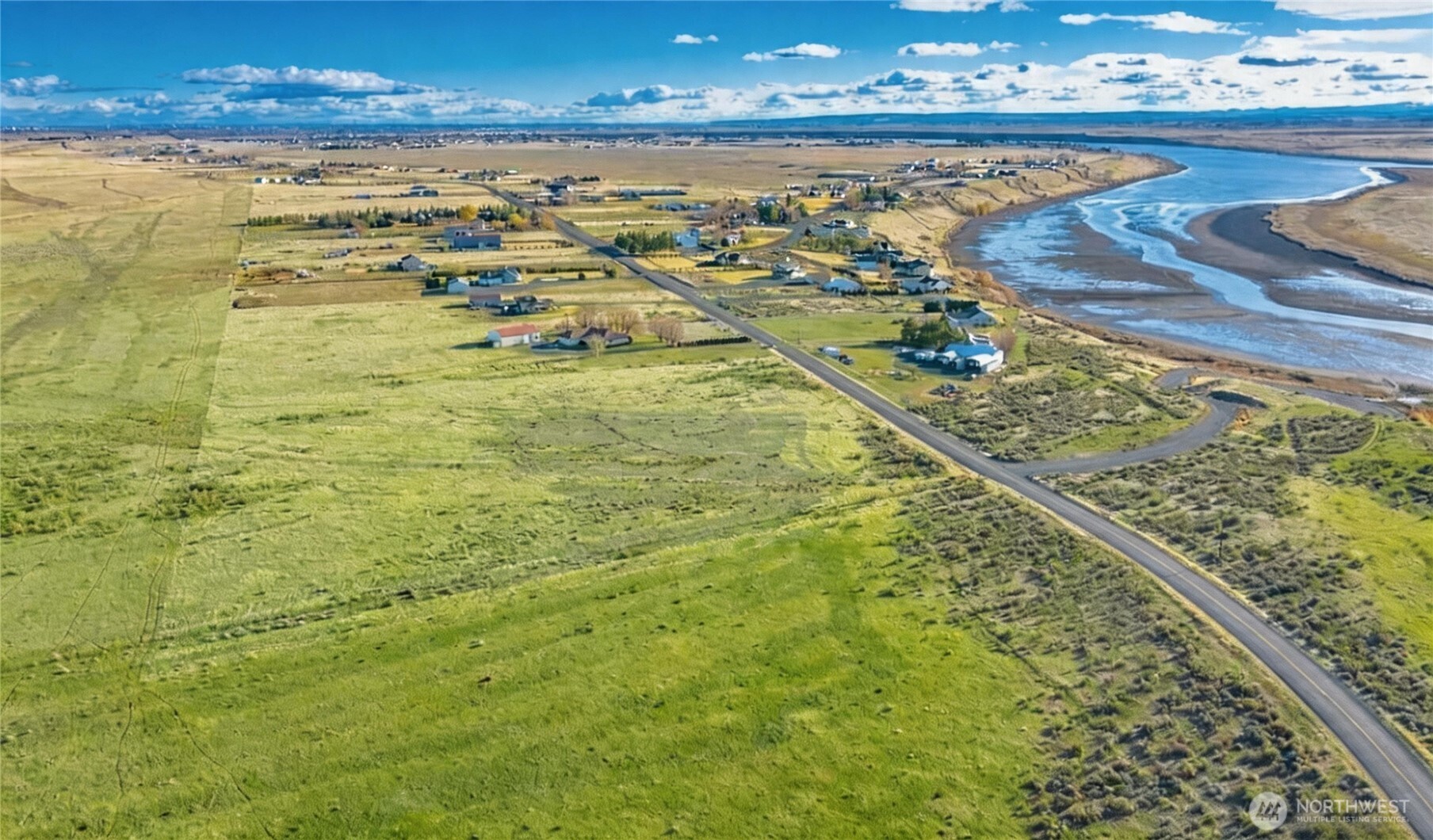 9989 NE Neppel Road , Moses Lake, WA 98837-8925