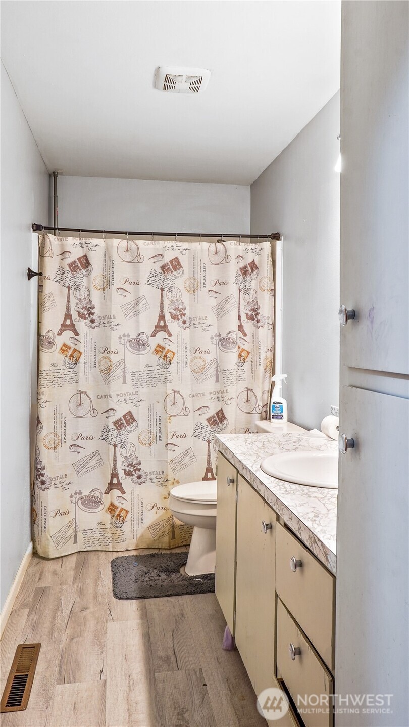 205 E Cedar Street , Othello, WA 99344