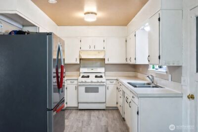 205 E Cedar Street , Othello, WA 99344 - Photo 7