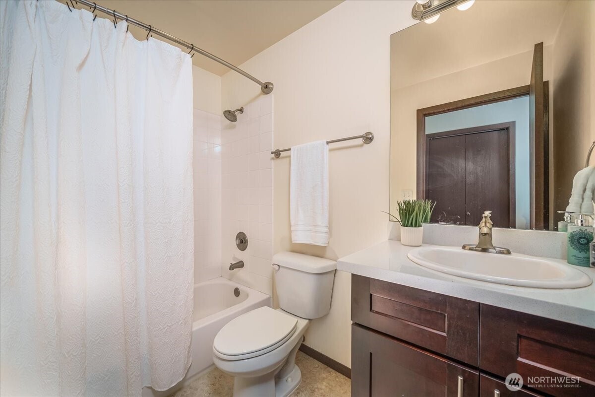 11532 15th Avenue NE #401, Seattle, WA 98125