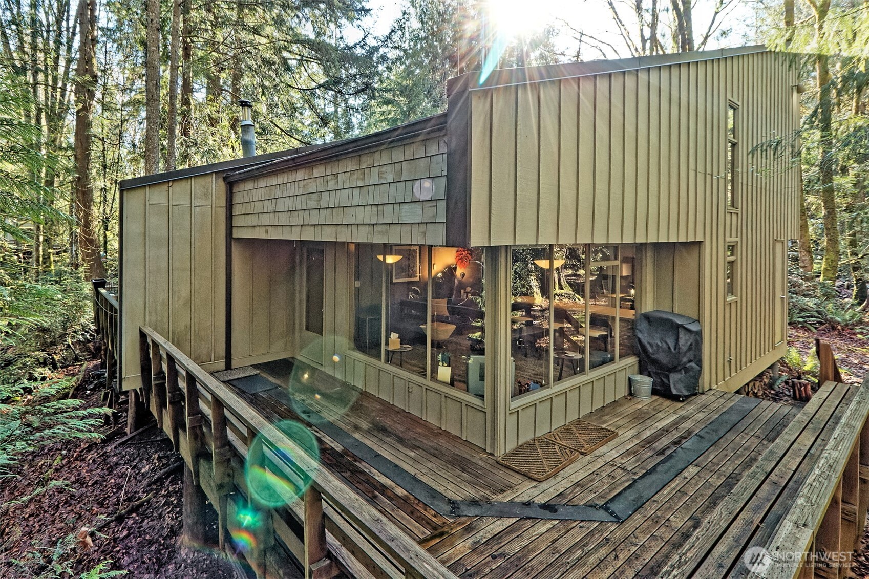 731 E Promontory Road , Shelton, WA 98584
