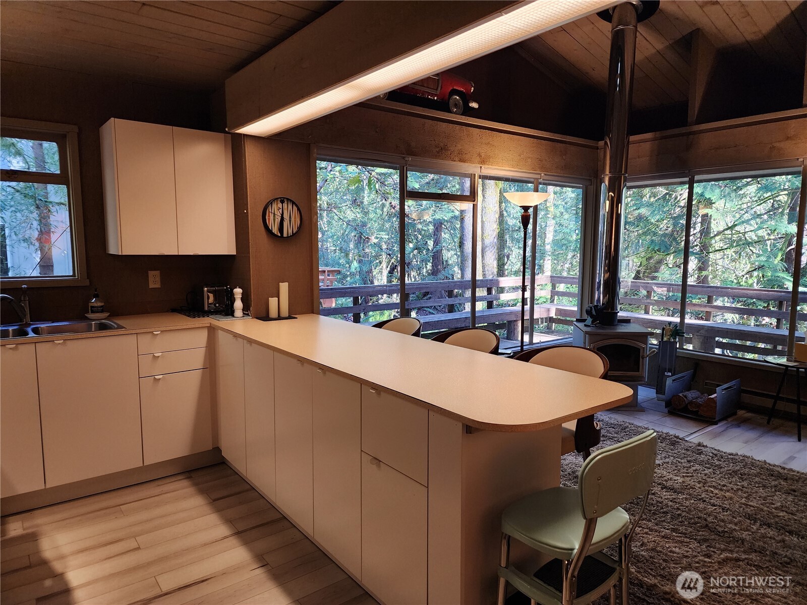 731 E Promontory Road , Shelton, WA 98584