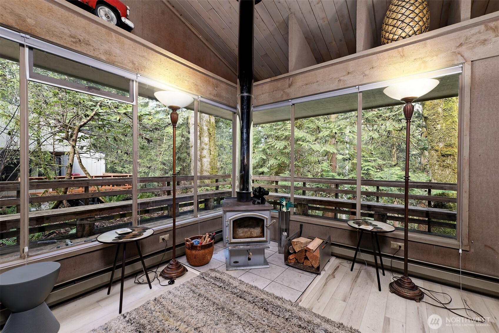 731 E Promontory Road , Shelton, WA 98584