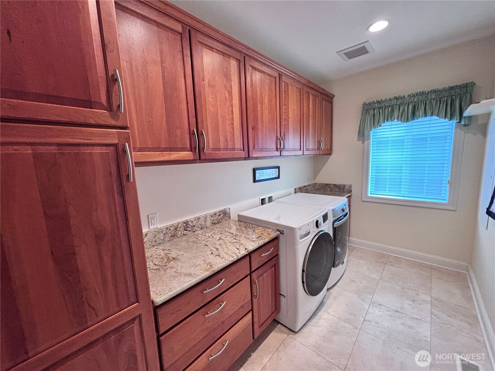 12220 Maple Crest Drive , Burlington, WA 98233
