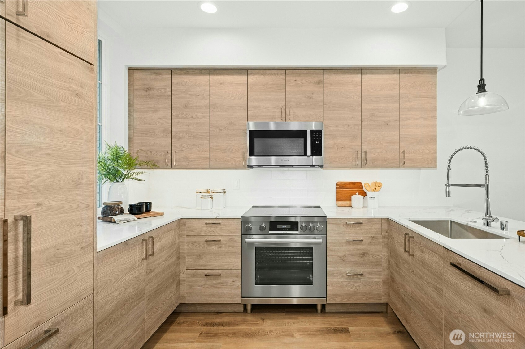 116 E 2nd Street S #E, Kirkland, WA 98033