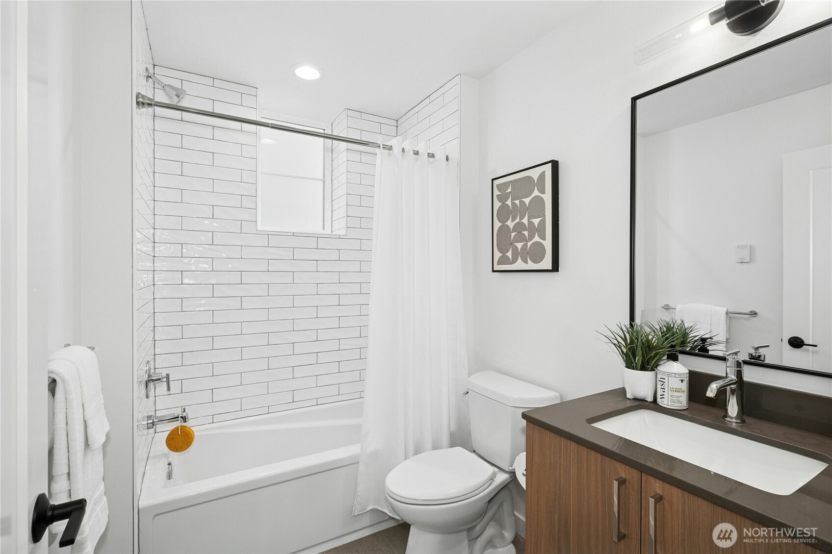 116 E 2nd Street S #E, Kirkland, WA 98033