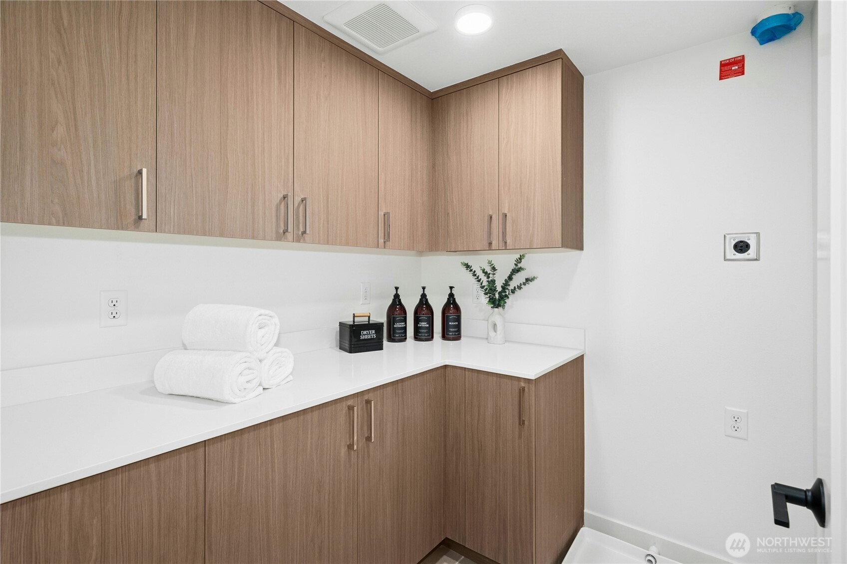 116 E 2nd Street S #E, Kirkland, WA 98033
