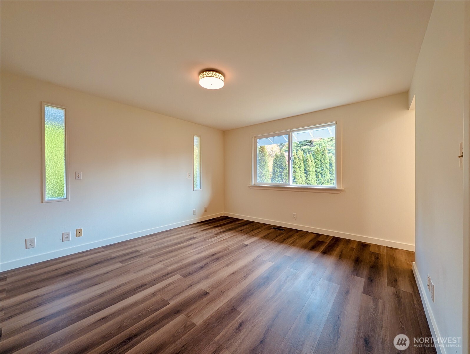 1135 147th Pl NE, Bellevue, WA 98007