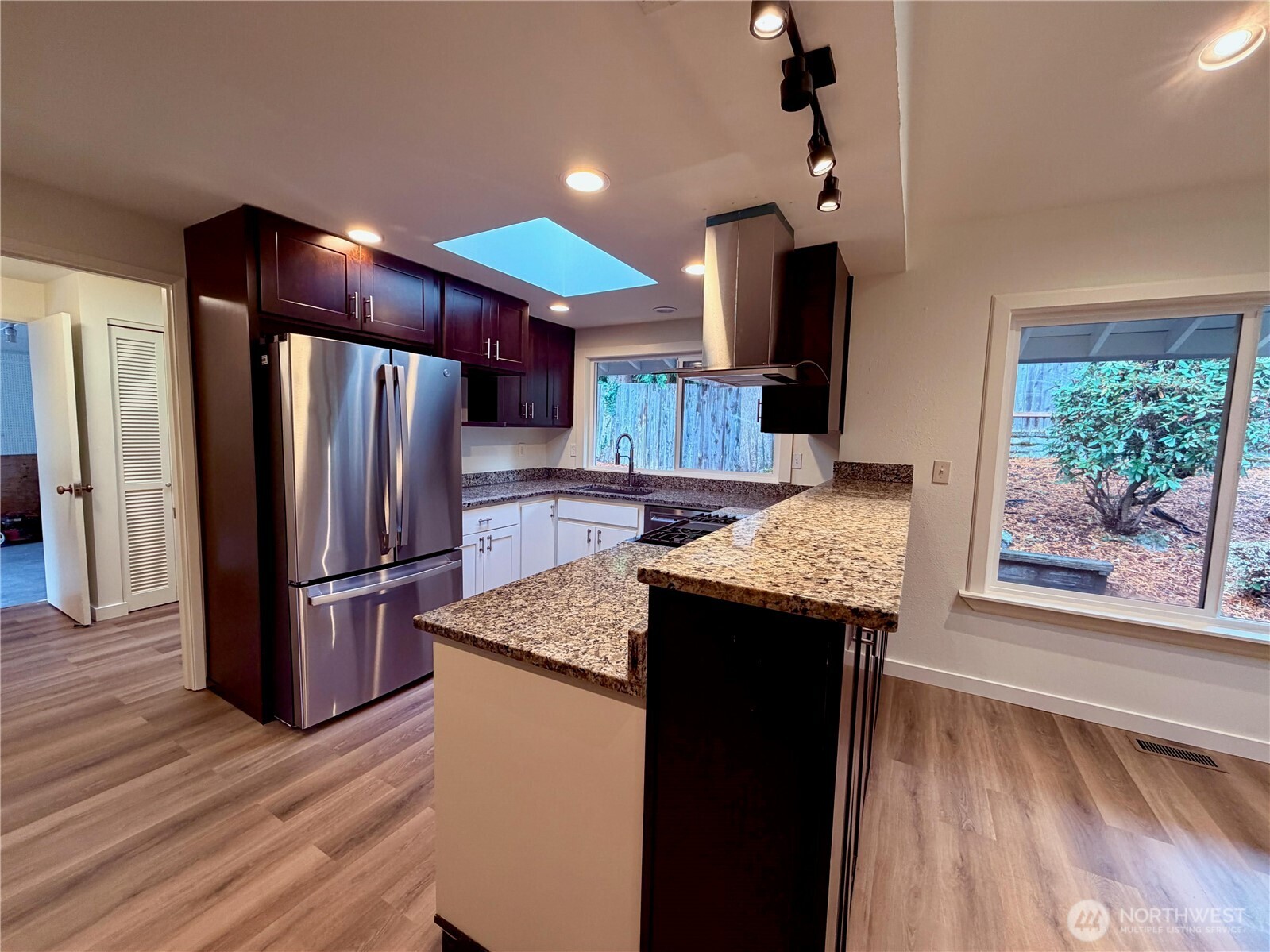 1135 147th Pl NE, Bellevue, WA 98007