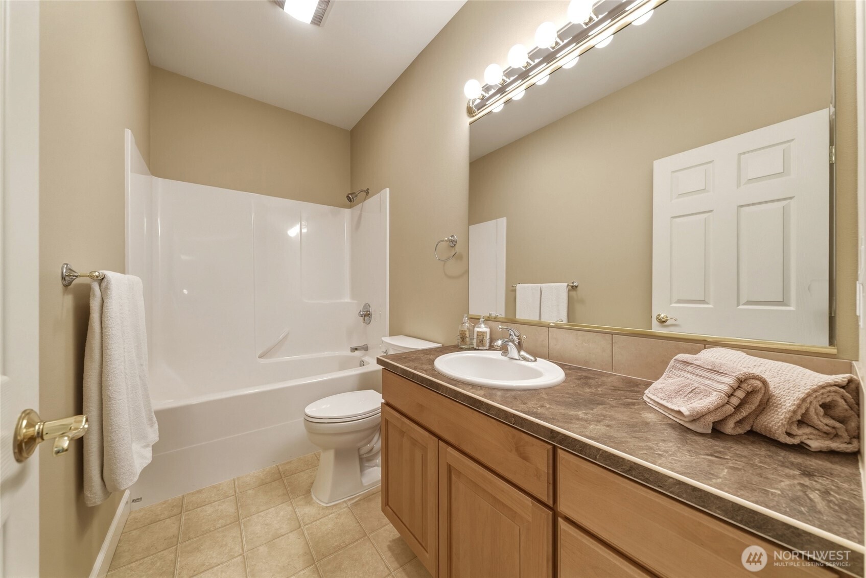 1875 SE Sunflower Court , College Place, WA 99324