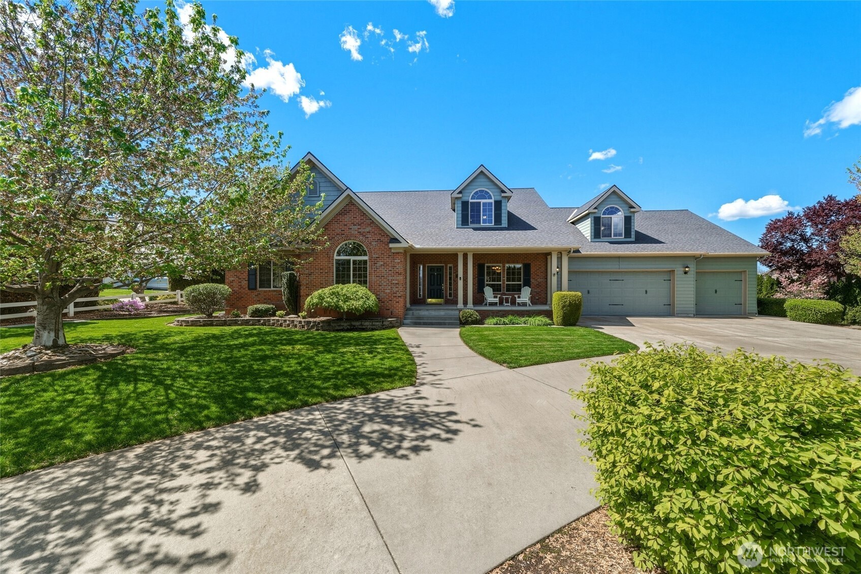 1875 SE Sunflower Court , College Place, WA 99324