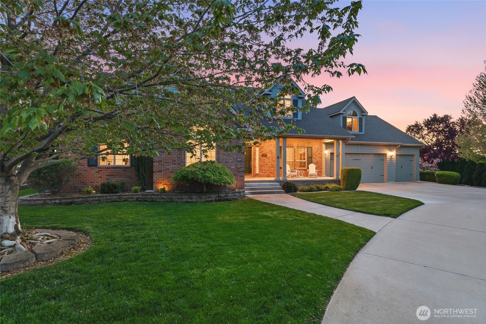 1875 SE Sunflower Court , College Place, WA 99324