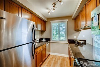 15238 SE 43rd Court #E301, Bellevue, WA 98006