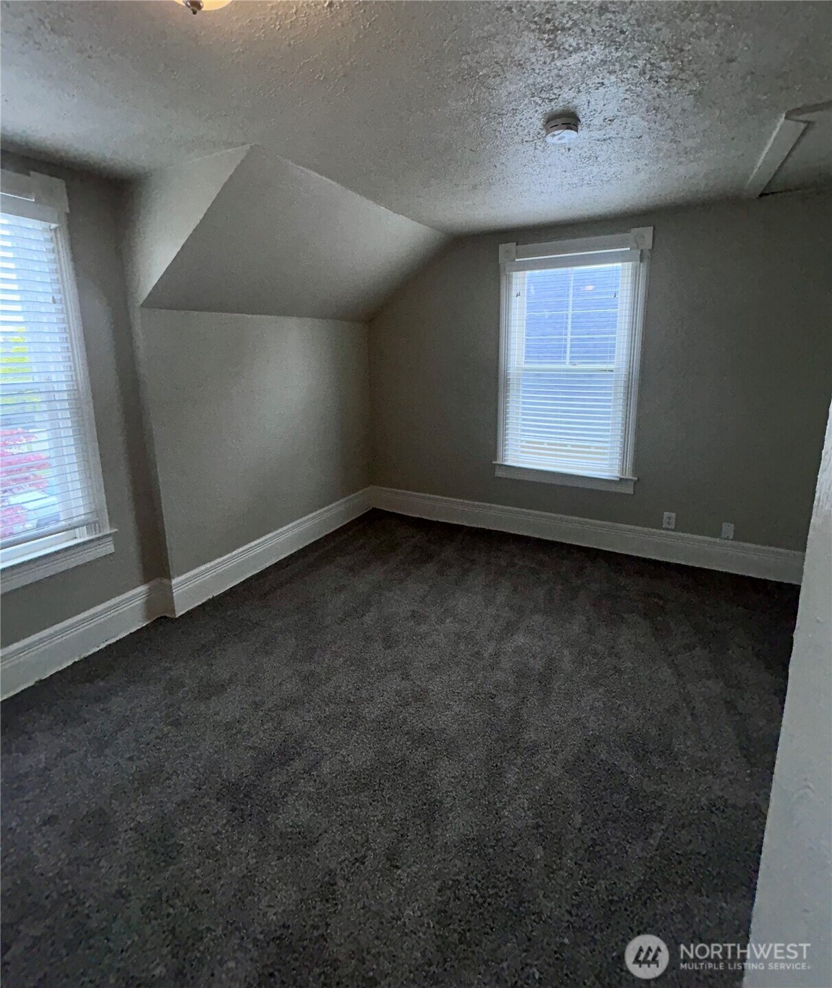 2716 S 14th Street , Tacoma, WA 98405