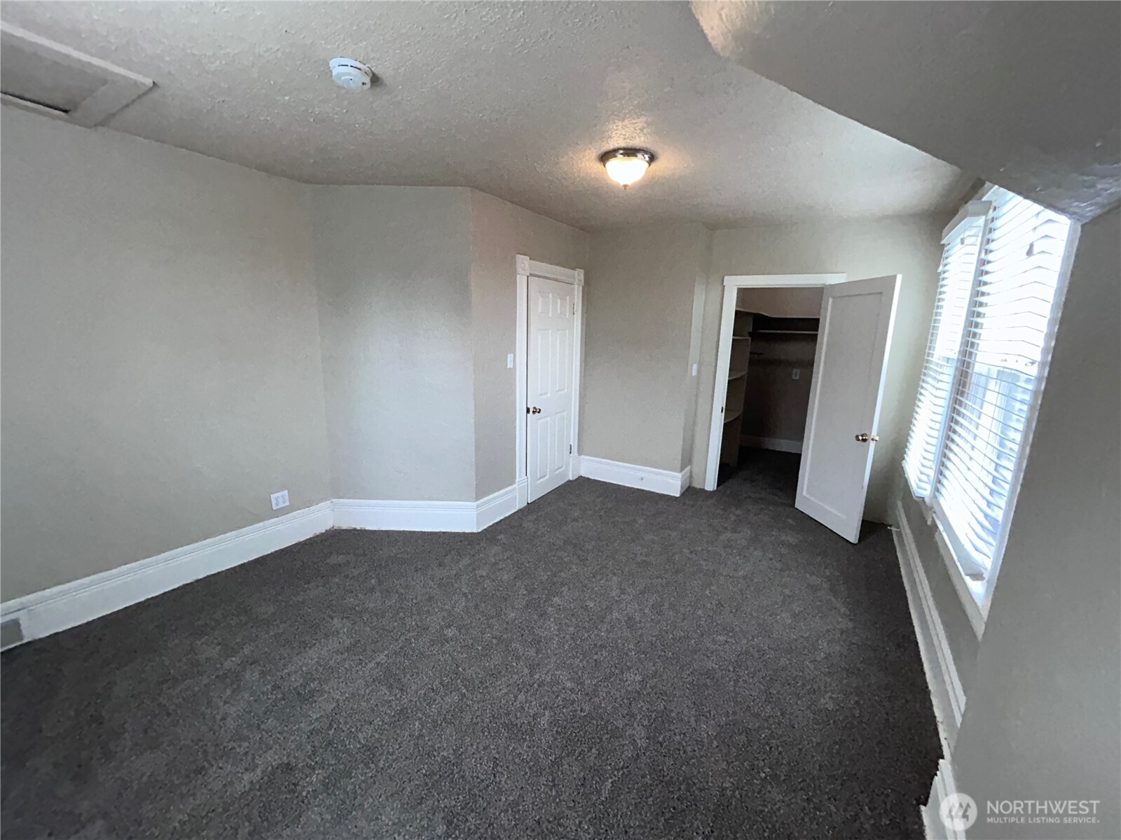 2716 S 14th Street , Tacoma, WA 98405