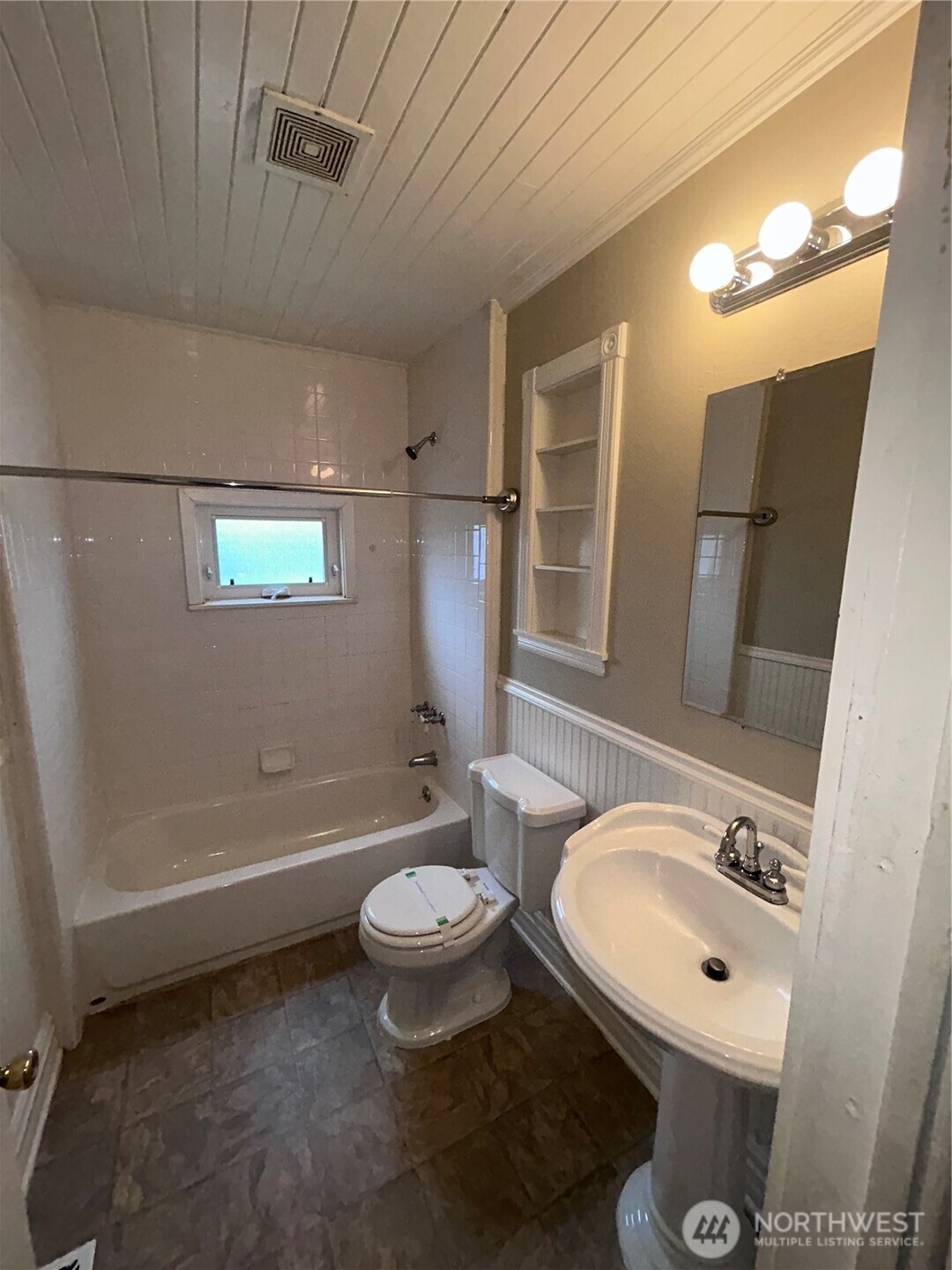 2716 S 14th Street , Tacoma, WA 98405