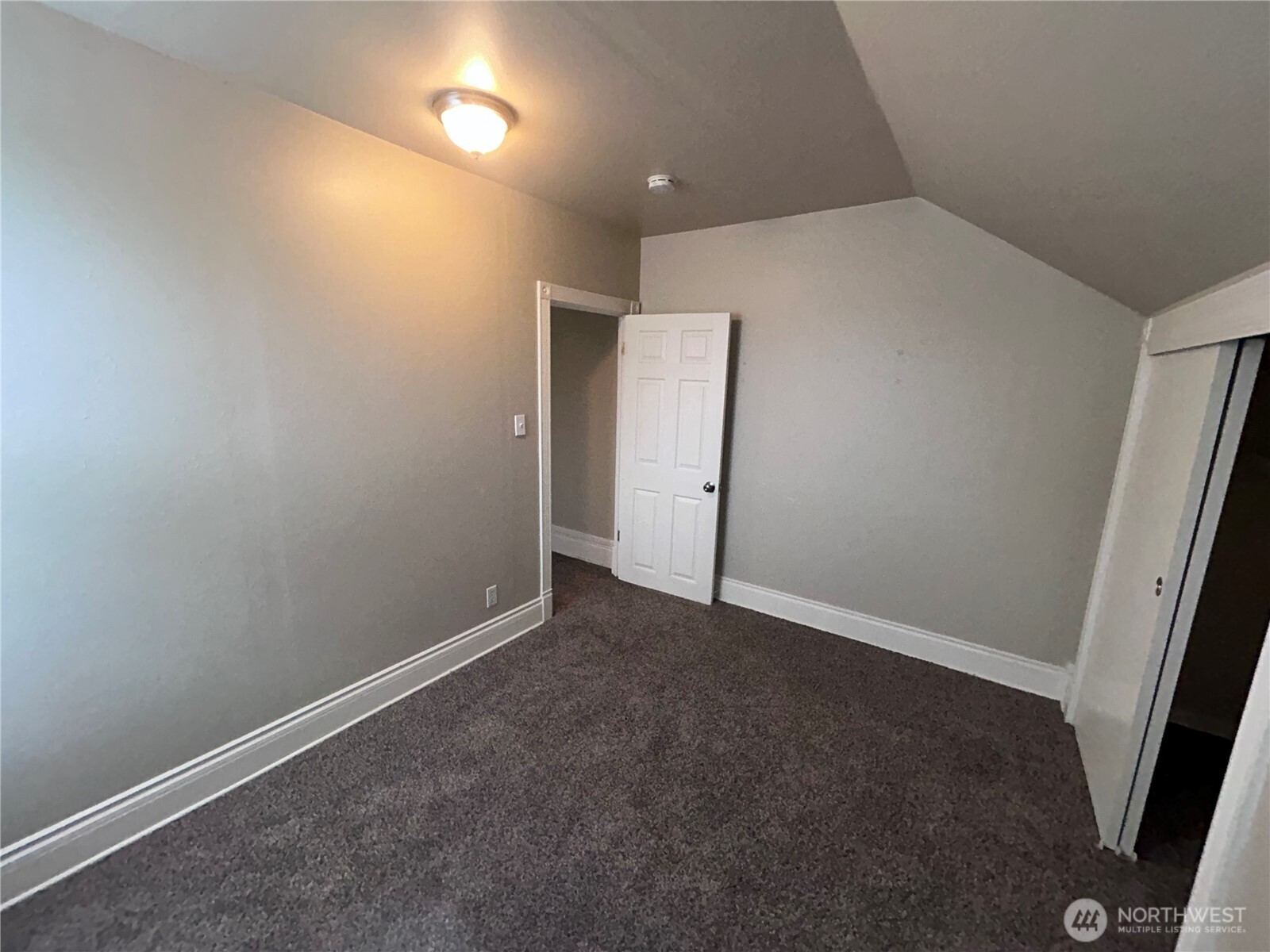 2716 S 14th Street , Tacoma, WA 98405