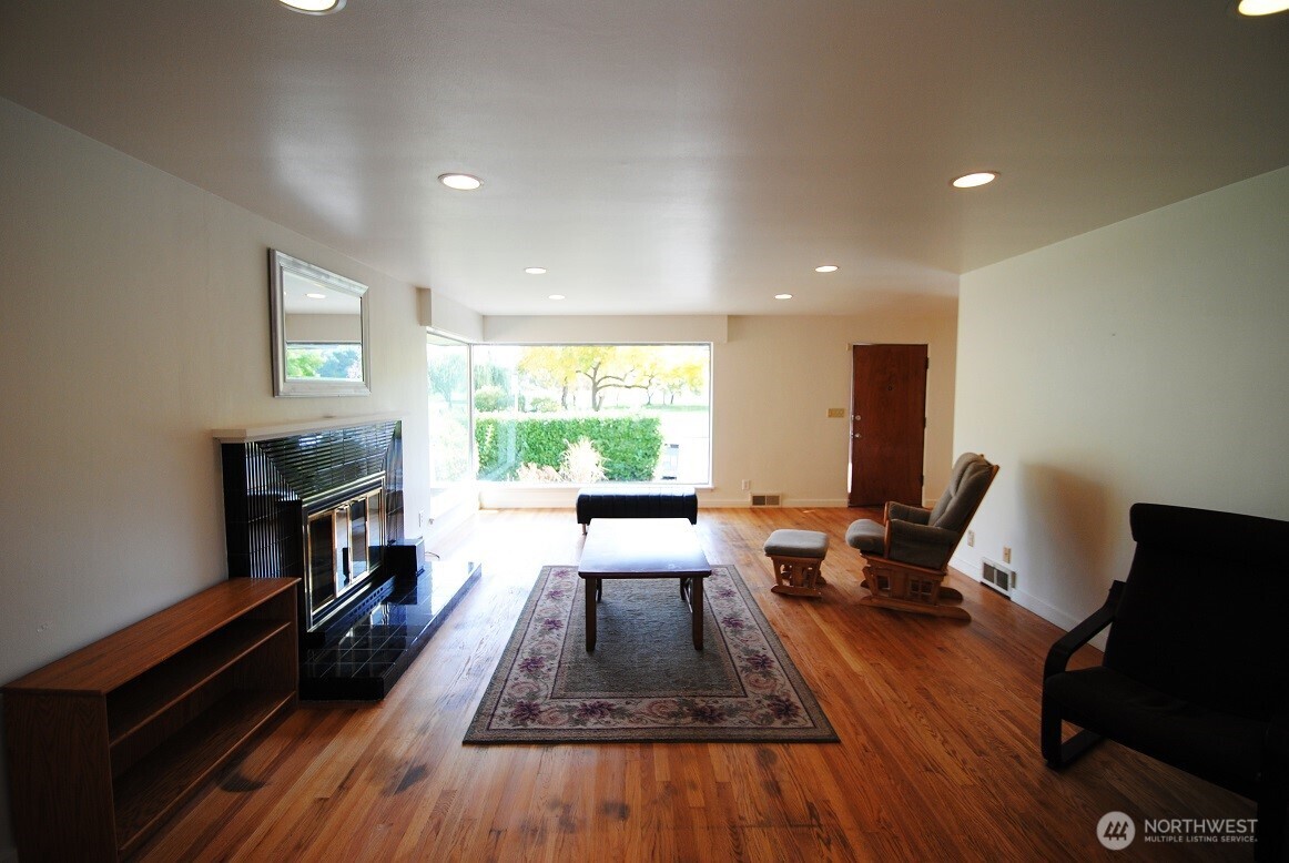 3815 43rd Avenue S, Seattle, WA 98118