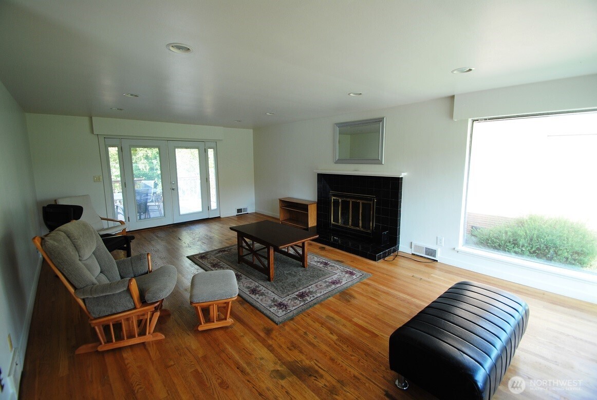 3815 43rd Avenue S, Seattle, WA 98118